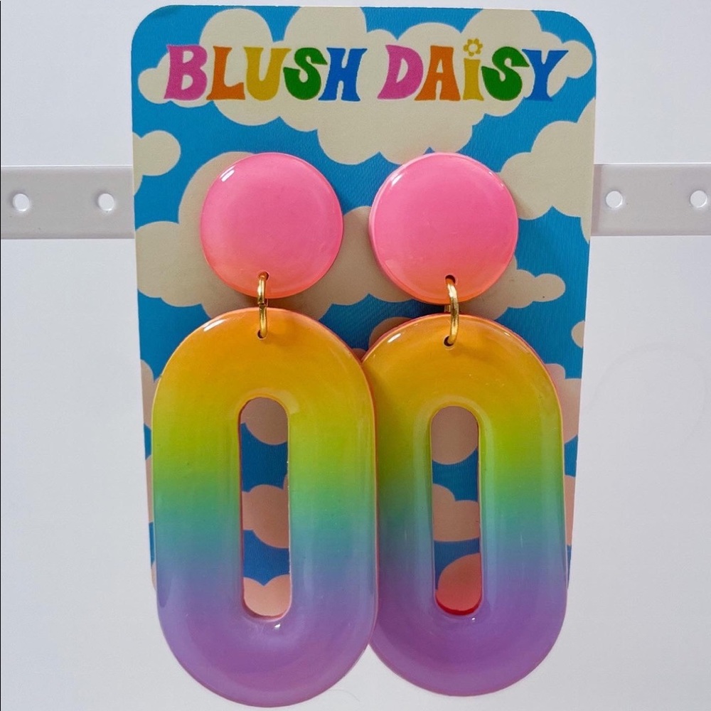 Blush Daisy Earrings 
New//Always Sold Out